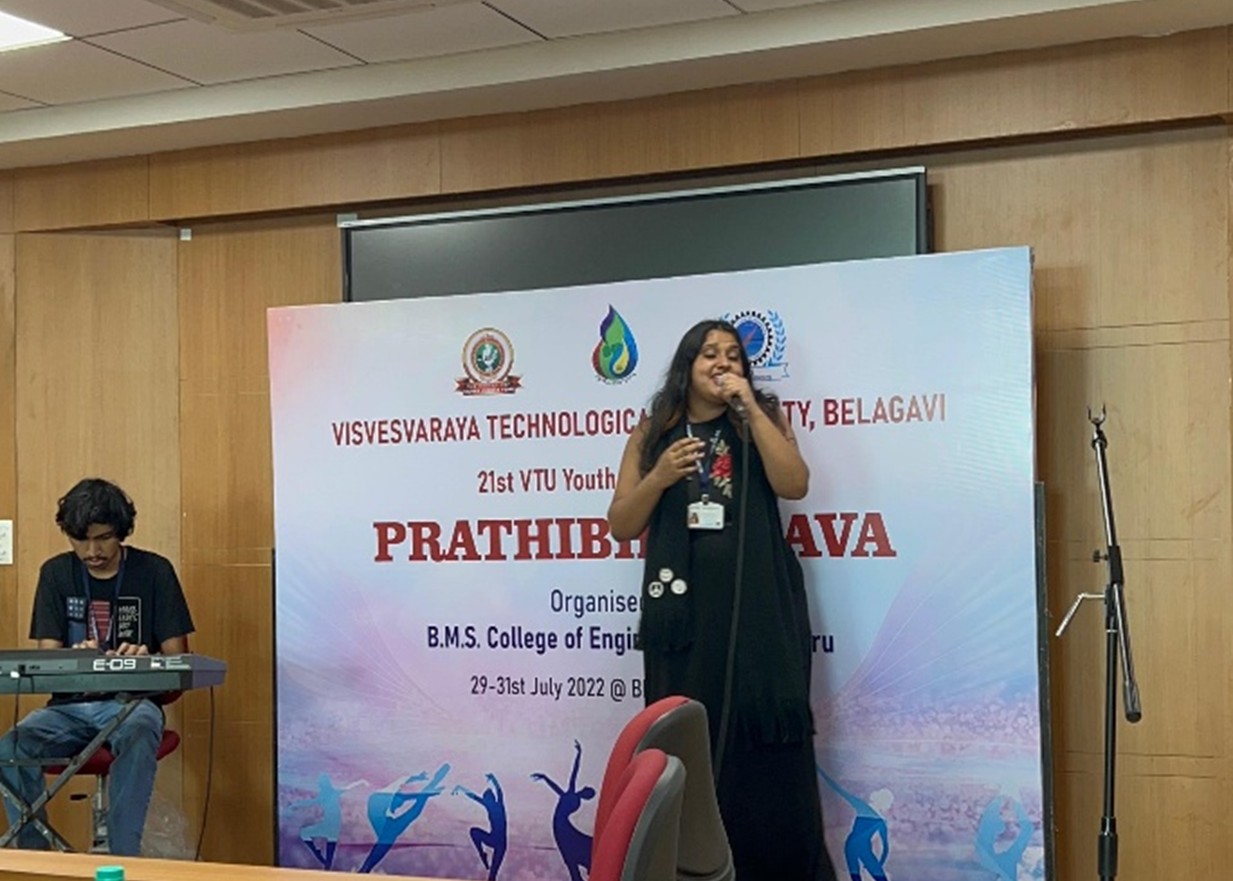 Preene Dias accepting an award for VTU festival