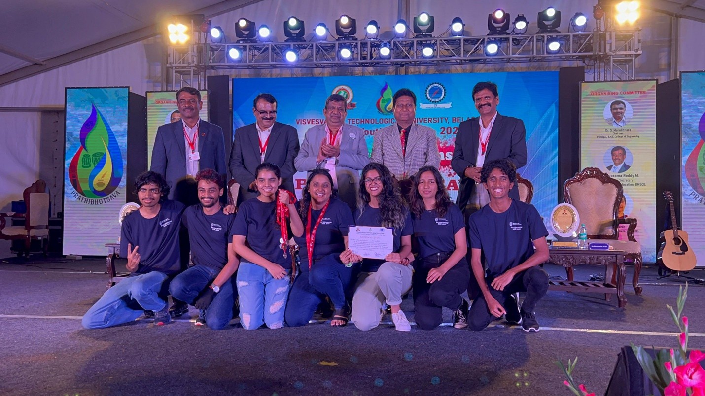 Preene Dias's a capella group performing